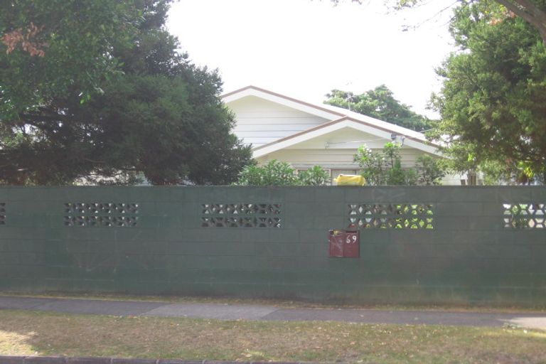 Photo of property in 69 Lynwood Road, New Lynn, Auckland, 0600