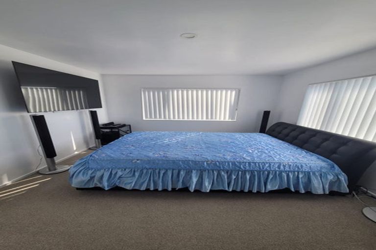 Photo of property in 23 Riverglade Parkway, Te Atatu South, Auckland, 0610