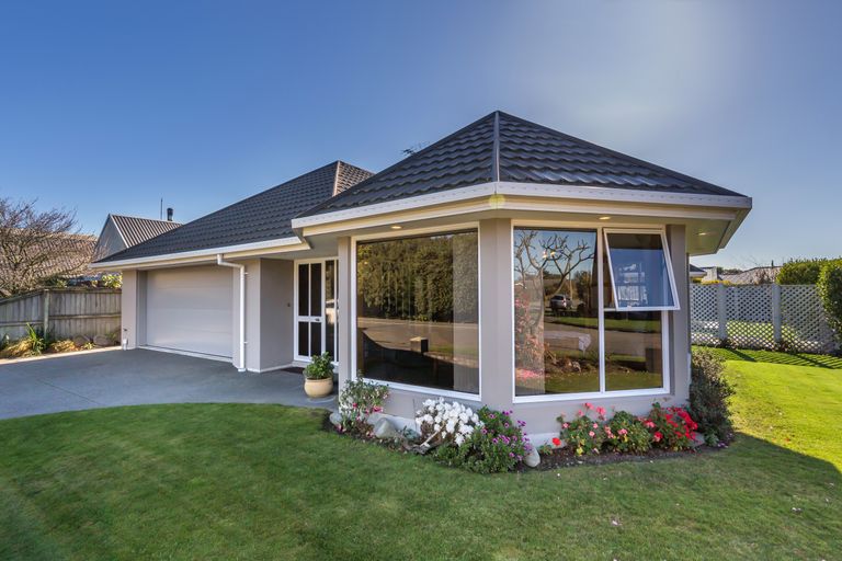 Photo of property in 125 Winters Road, Mairehau, Christchurch, 8052