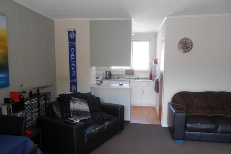 Photo of property in 169b Newlands Road, Newlands, Wellington, 6037