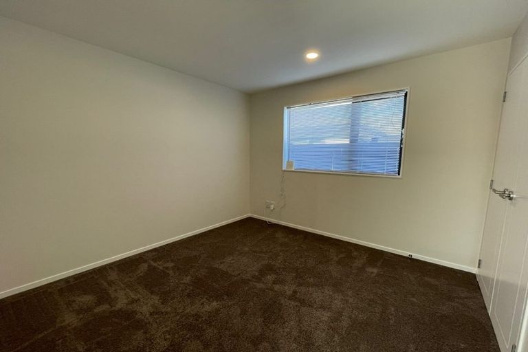 Photo of property in 22 Holcroft Street, Papakura, 2110