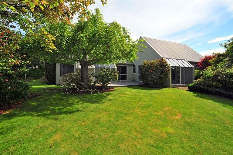 Photo of property in 29 Brockhall Lane, Avonhead, Christchurch, 8042