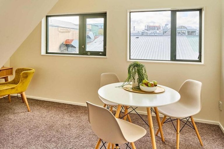 Photo of property in Courtenay Mews Apartments, 19/14u Alpha Street, Te Aro, Wellington, 6011