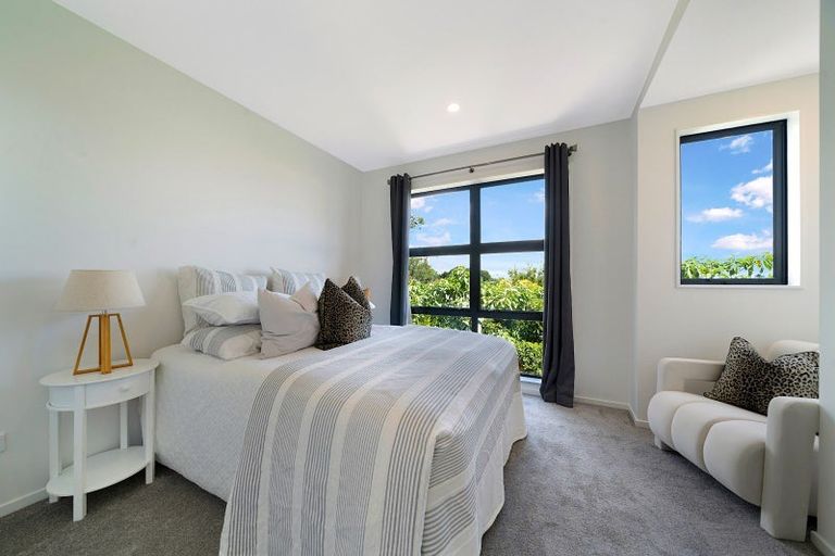Photo of property in 2e Milich Terrace, Te Atatu South, Auckland, 0610