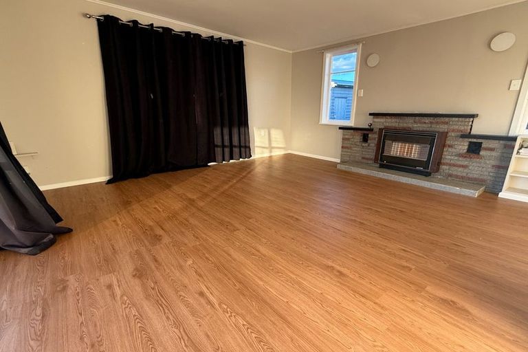 Photo of property in 5 Oak Avenue, Nawton, Hamilton, 3200