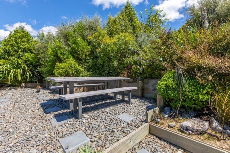 Photo of property in 4 Waverley Street, Waipawa, 4210