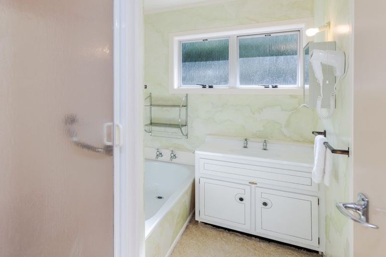 Photo of property in 3b Bellwood Place, Chartwell, Hamilton, 3210