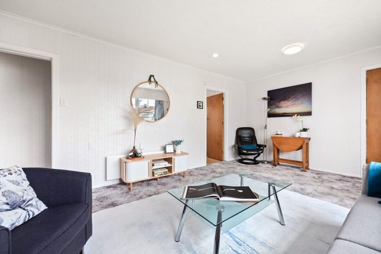 Photo of property in 1/95 Whites Line East, Waiwhetu, Lower Hutt, 5010
