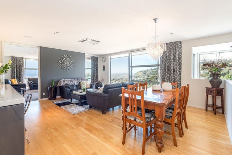 Photo of property in 6 Challenger Lane, Redcliffs, Christchurch, 8081