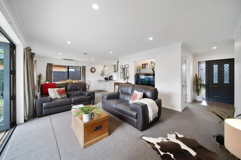 Photo of property in 17a Callis Avenue, Opaheke, Papakura, 2113