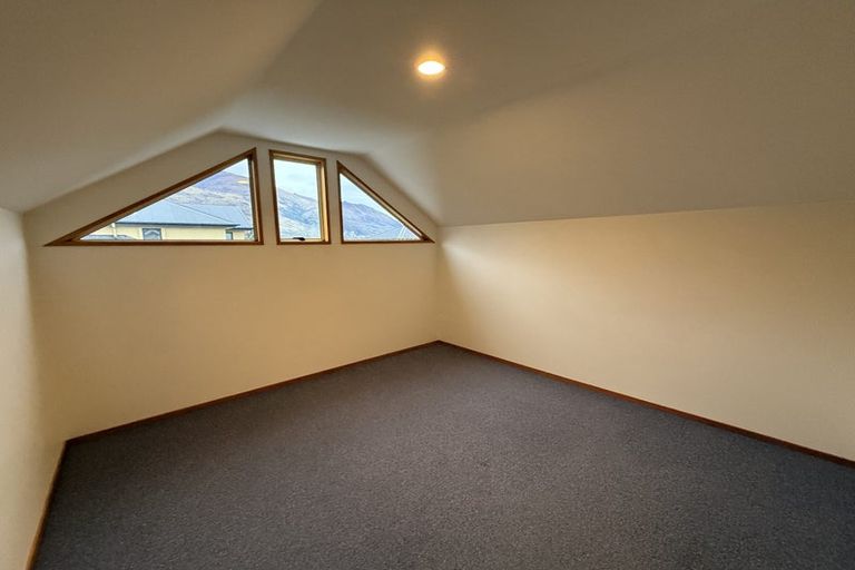 Photo of property in 42 Meadowstone Drive, Wanaka, 9305