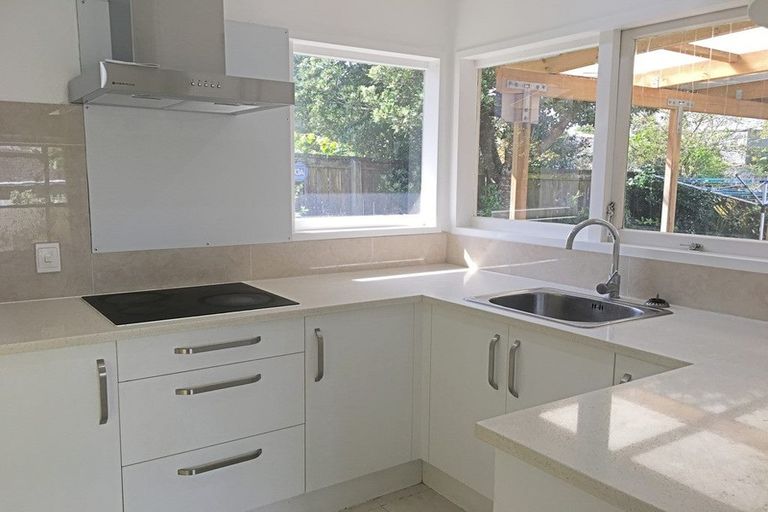 Photo of property in 2/349 Pakuranga Road, Pakuranga Heights, Auckland, 2010