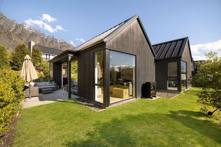 Photo of property in 4 Mckenzies Shute, Jacks Point, Queenstown, 9371