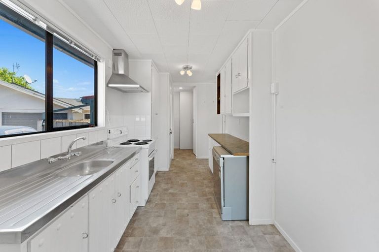 Photo of property in 12 Rossiter Avenue, Waiuku, 2123