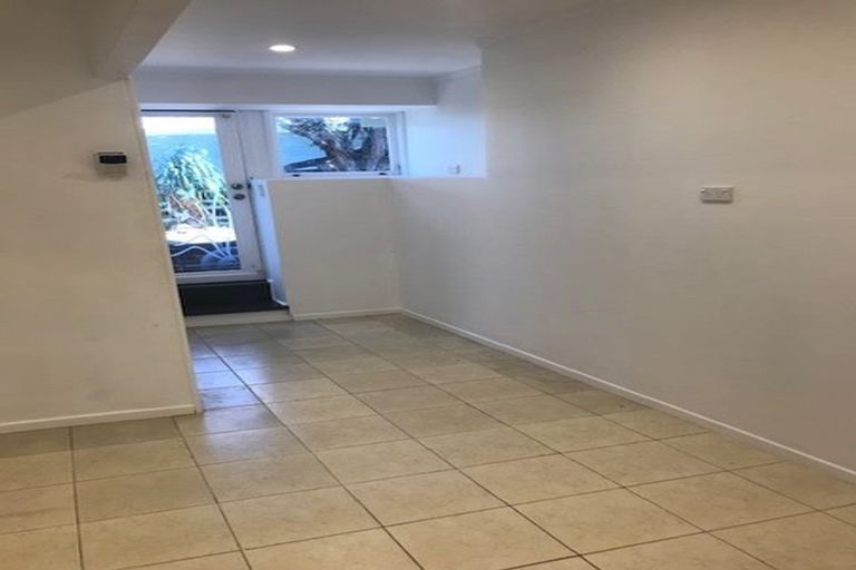 Photo of property in 23 Lanigan Street, Birkdale, Auckland, 0626
