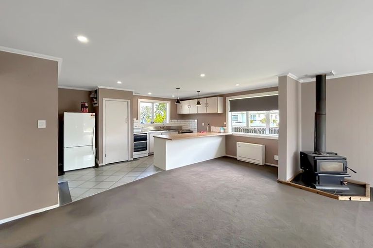 Photo of property in 73 Park Street, Winton, 9720