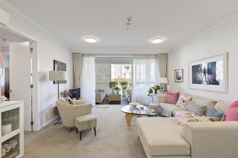 Photo of property in 168 Eaves Bush Parade, Orewa, 0931