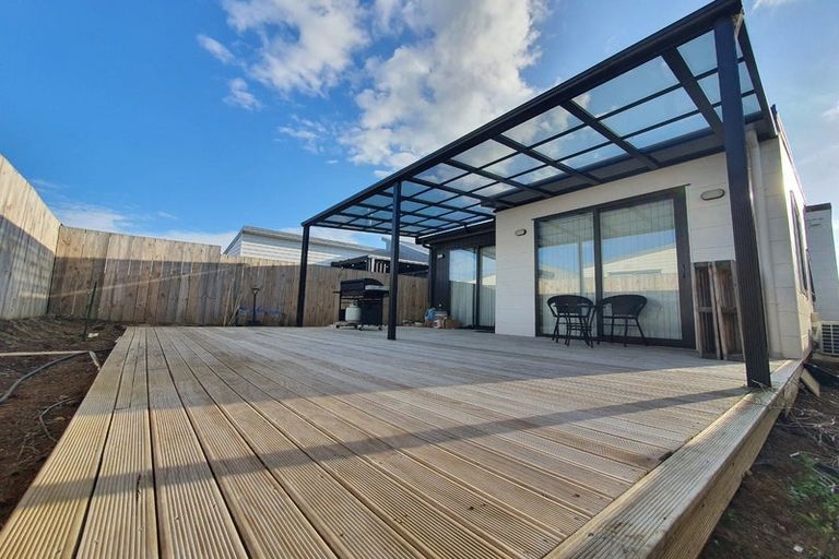 Photo of property in 28 John Gray Street, Papakura, 2110