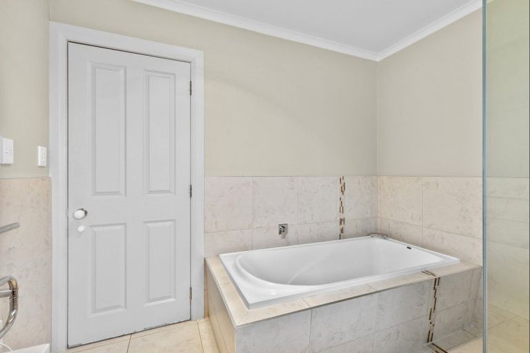 Photo of property in 44 Tutakarae Road, Kelvin Grove, Palmerston North, 4470