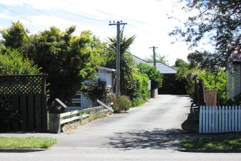 Photo of property in 129 Avonhead Road, Avonhead, Christchurch, 8042