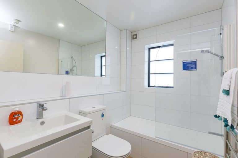 Photo of property in Westhaven Apartments, 13/127u Molesworth Street, Thorndon, Wellington, 6011