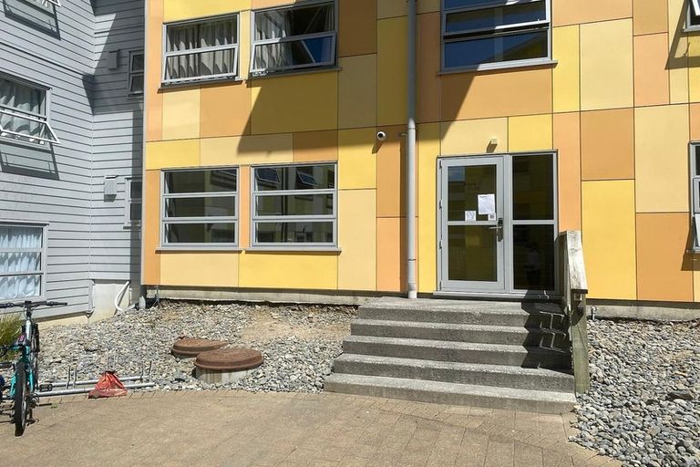 Photo of property in Drummond Street Flats, 19 Drummond Street, Mount Cook, Wellington, 6021