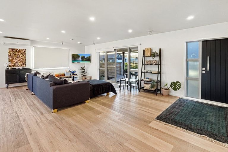 Photo of property in 233a Point Wells Road, Point Wells, 0986