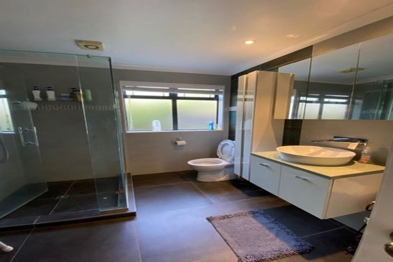 Photo of property in 39 Lansell Drive, East Tamaki Heights, Auckland, 2016