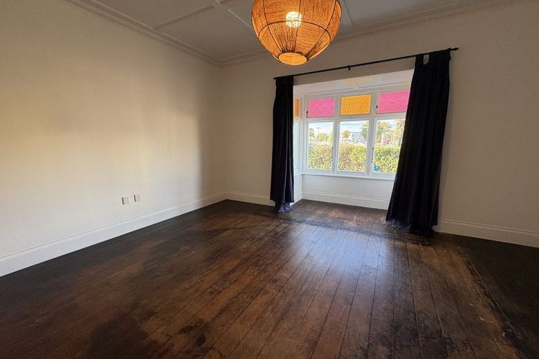 Photo of property in 61 Wellesley Road, Napier South, Napier, 4110