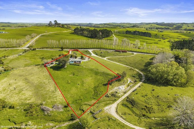 Photo of property in 316 Mountain Road, Maungaturoto, 0587