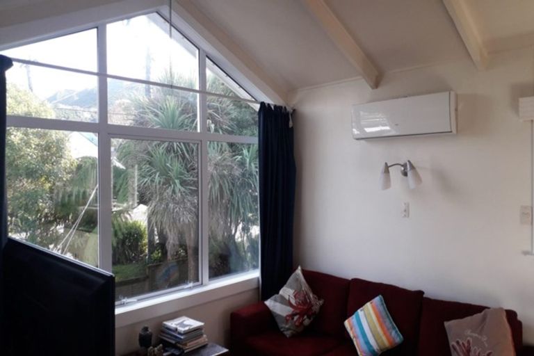 Photo of property in 9 Swansea Street, Khandallah, Wellington, 6035