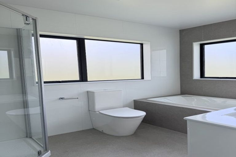 Photo of property in 88 Arran Drive, Orewa, 0931