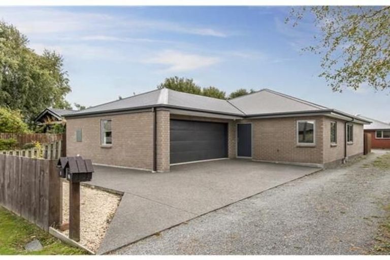 Photo of property in 51 Wyon Street, Linwood, Christchurch, 8062