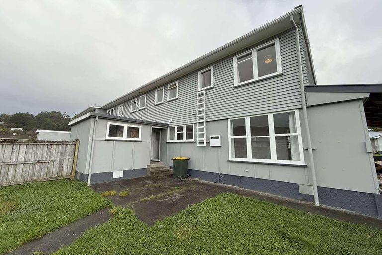 Photo of property in 9 Wainhouse Street, Stokes Valley, Lower Hutt, 5019