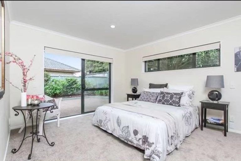 Photo of property in 16 Middlefield Drive, East Tamaki Heights, Auckland, 2016
