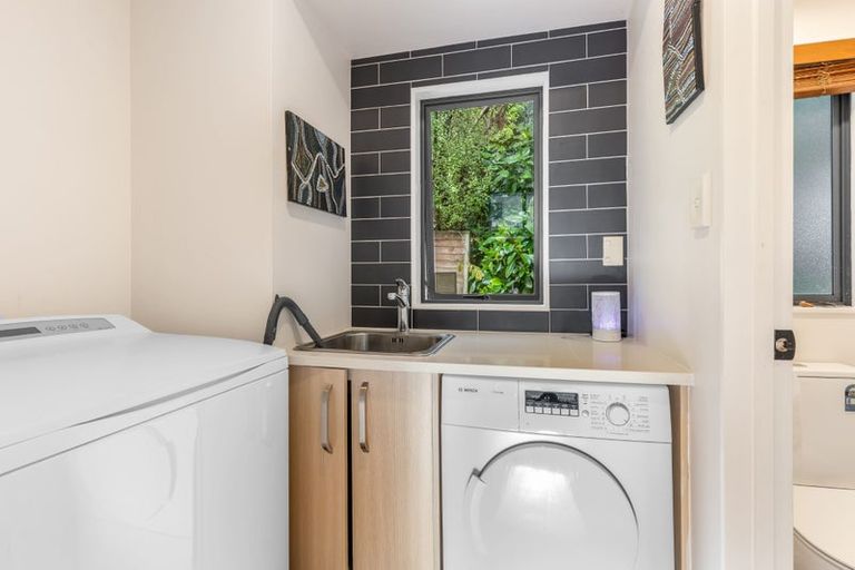 Photo of property in 1/1018 East Coast Road, Fairview Heights, Auckland, 0630