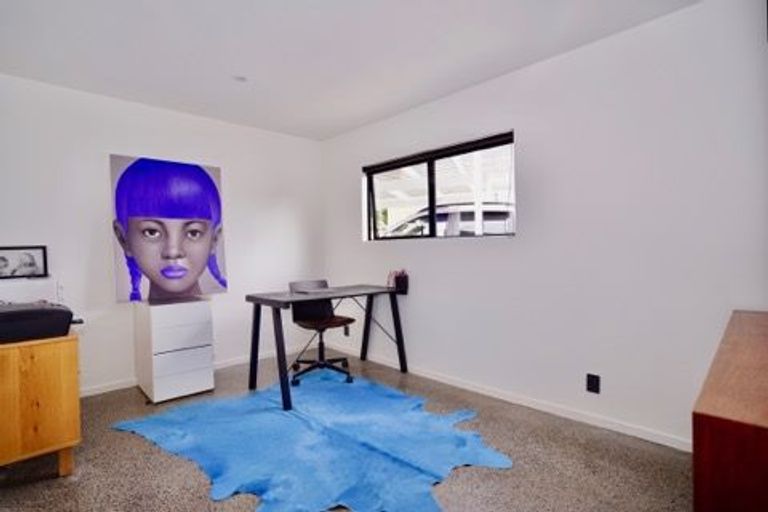 Photo of property in 2 Justin Place, Te Atatu Peninsula, Auckland, 0610