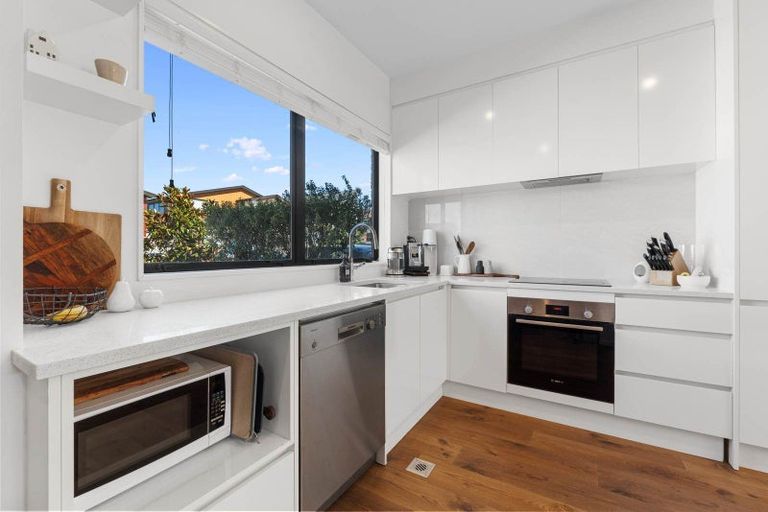 Photo of property in 58 Turret Lane, Hobsonville, Auckland, 0616