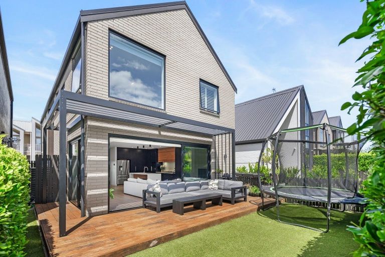 Photo of property in 17 Jack Seabrook Road, Hobsonville, Auckland, 0616