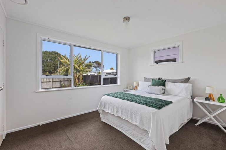 Photo of property in 29 Lavinia Crescent, Mangere East, Auckland, 2024