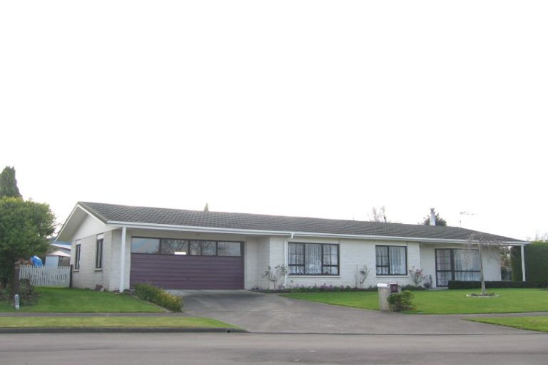 Photo of property in 2 Higgin Place, Feilding, 4702
