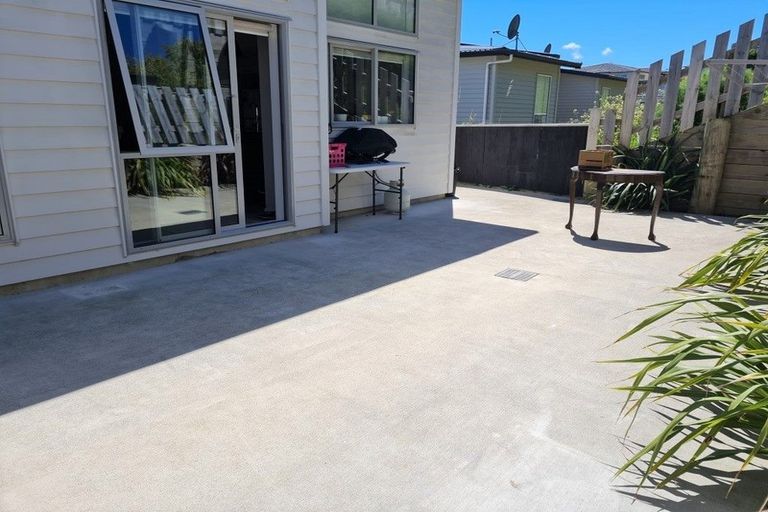 Photo of property in 9 Madeira Close, Whitby, Porirua, 5024