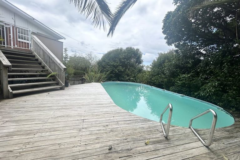 Photo of property in 1/48 Hogans Road, Glenfield, Auckland, 0629