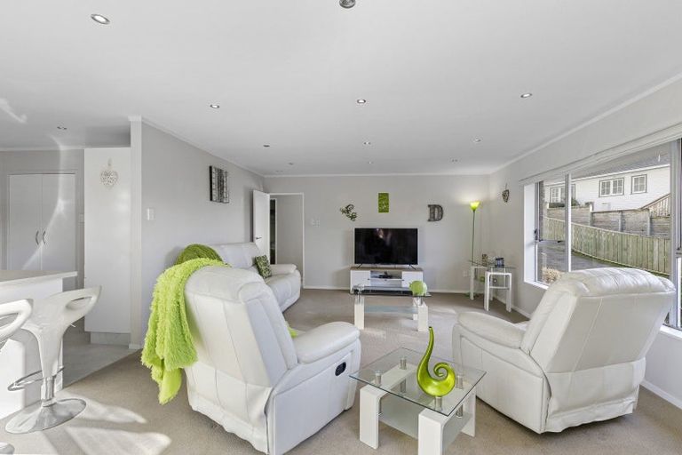 Photo of property in 19b Hicks Close, Whitby, Porirua, 5024