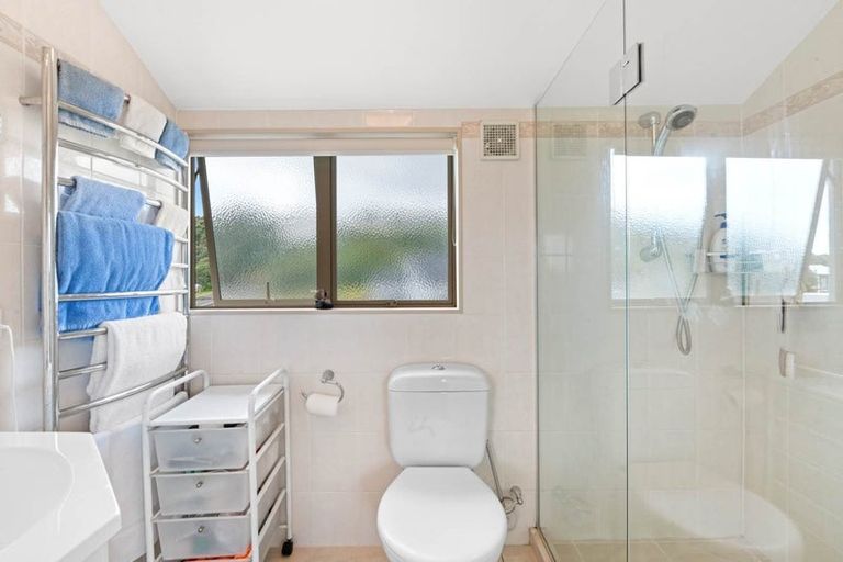 Photo of property in 13a Marellen Drive, Red Beach, 0932