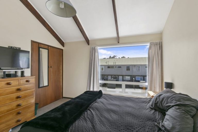 Photo of property in 17/4u Dr Taylor Terrace, Johnsonville, Wellington, 6037