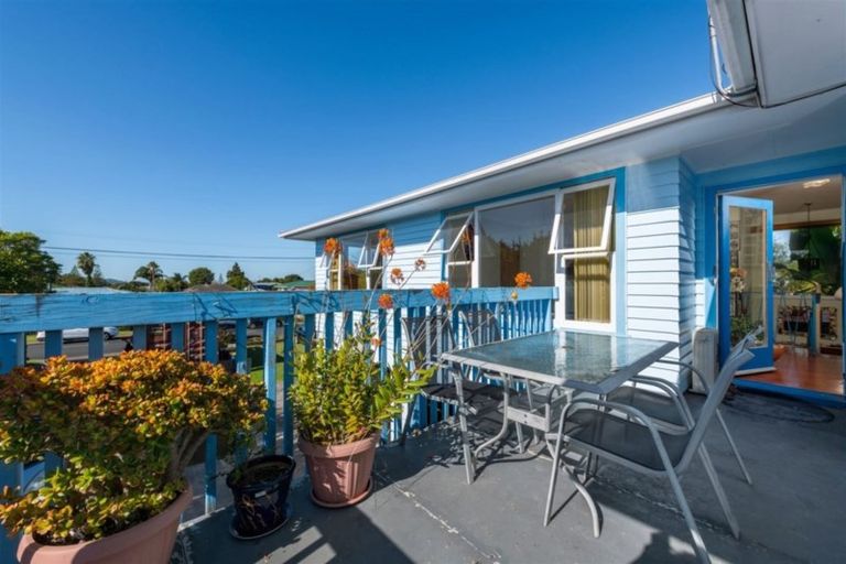 Photo of property in 728 Te Atatu Road, Te Atatu Peninsula, Auckland, 0610