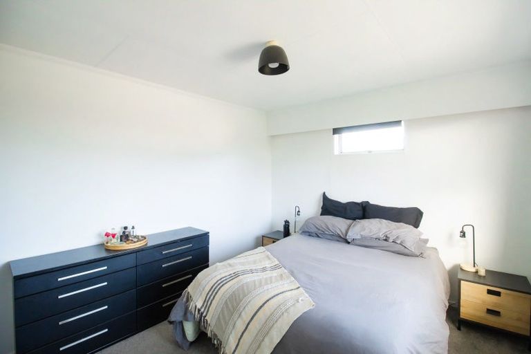 Photo of property in 32 Palliser Place, Milson, Palmerston North, 4414