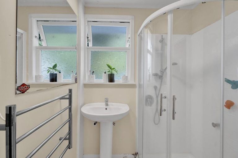 Photo of property in 13 Brixham Place, Merrilands, New Plymouth, 4312