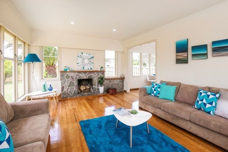 Photo of property in 81 Smythe Road, Henderson, Auckland, 0612